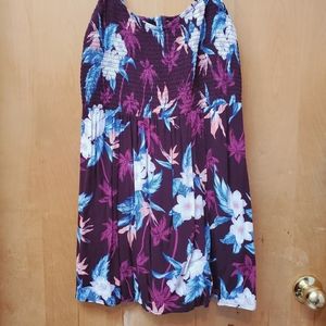 🟦 American Eagle Floral Keyhole Top